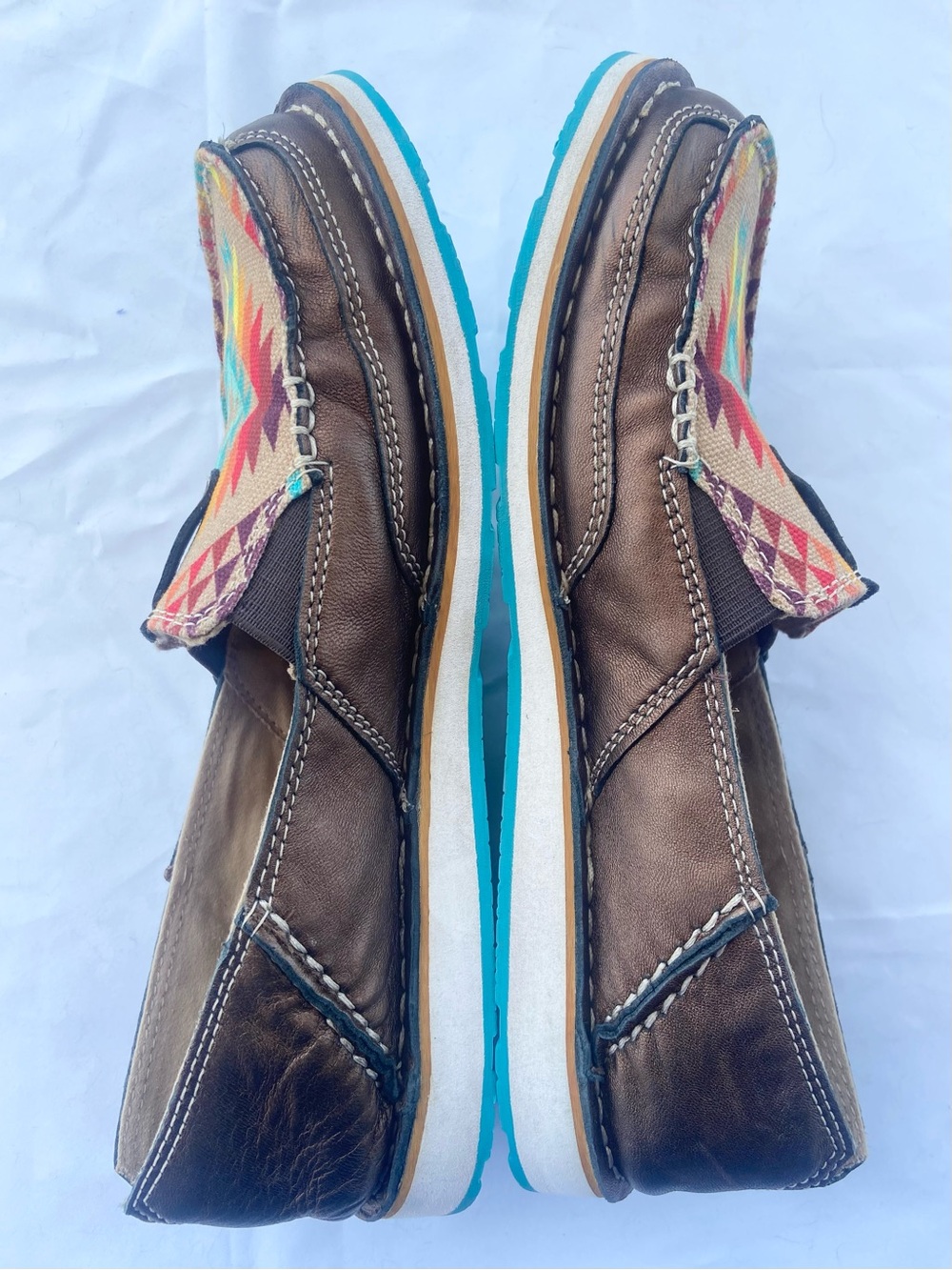 Ariat Women's Aztec Rainbow Southwestern Cruiser Metallic - Moc Toe Size 8.5B - Picture 5 of 17